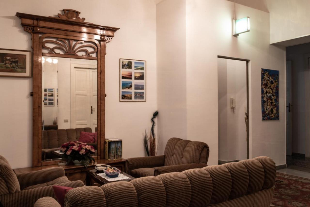 Hotel Aer Bj Vittoria Cagliari Kültér fotó