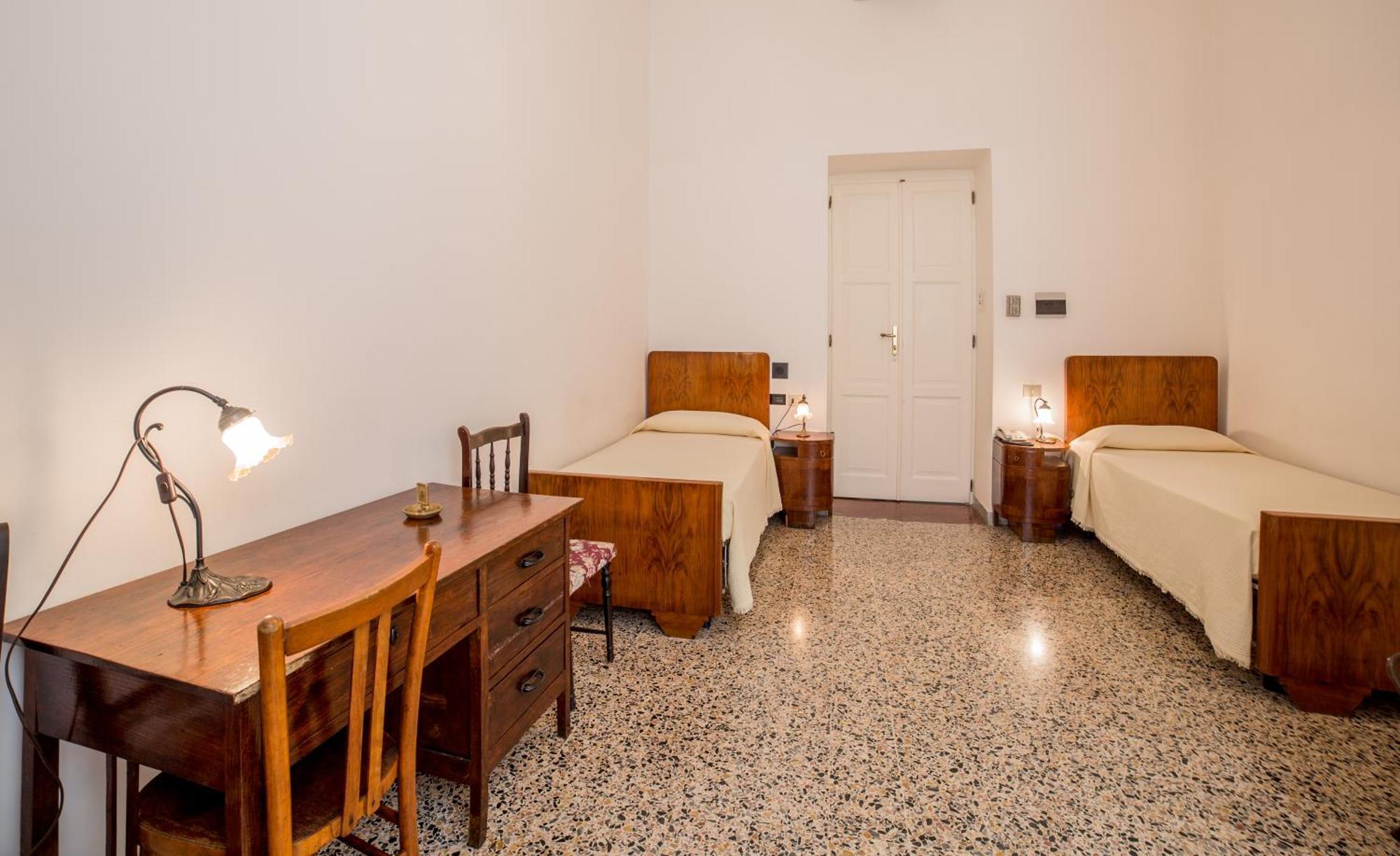 Hotel Aer Bj Vittoria Cagliari Szoba fotó