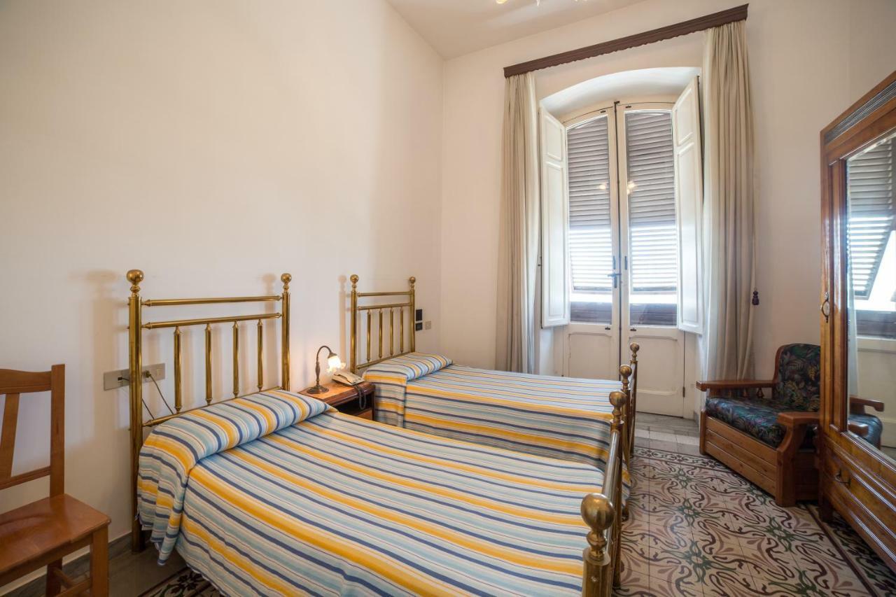 Hotel Aer Bj Vittoria Cagliari Kültér fotó