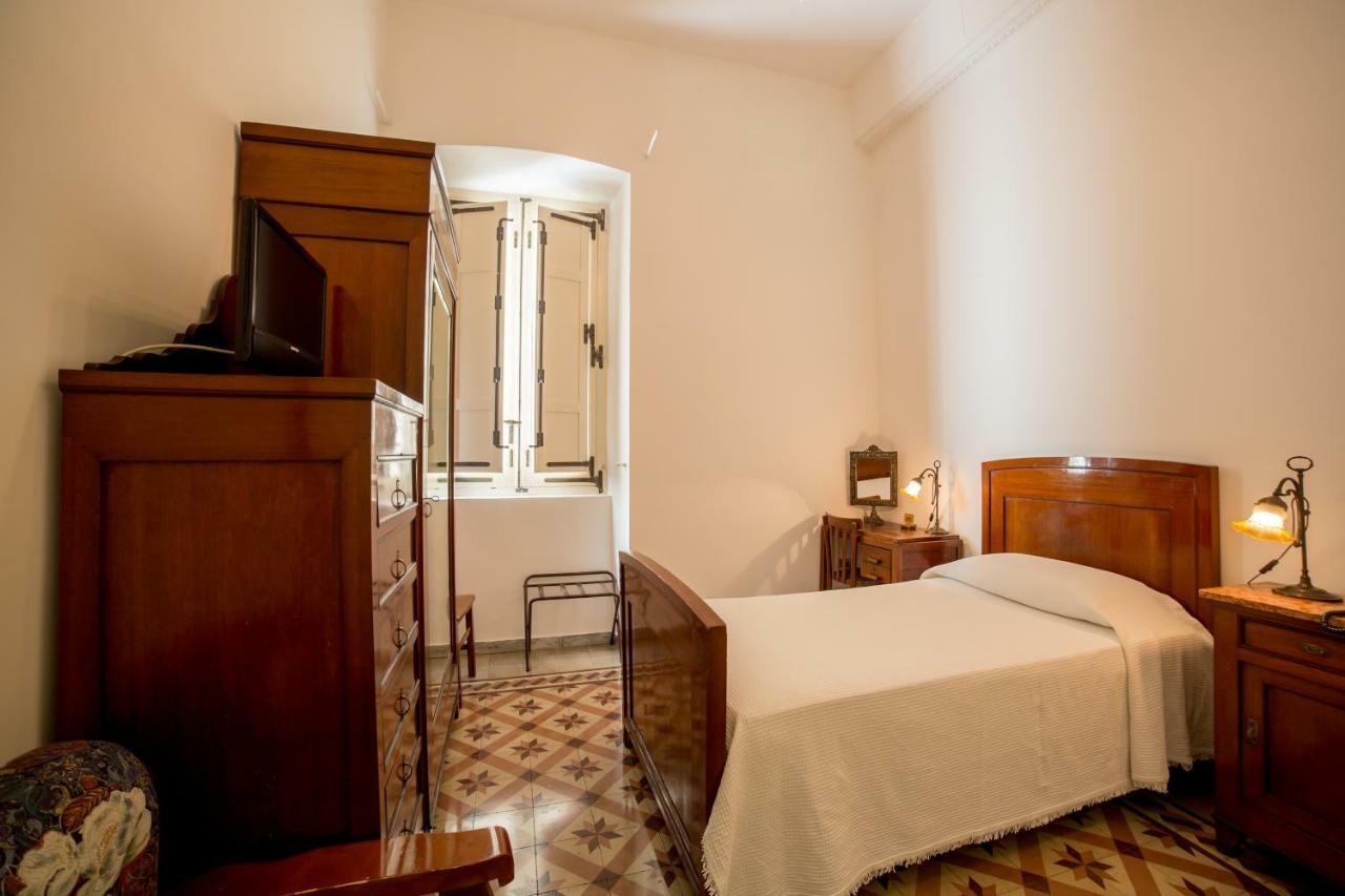 Hotel Aer Bj Vittoria Cagliari Kültér fotó