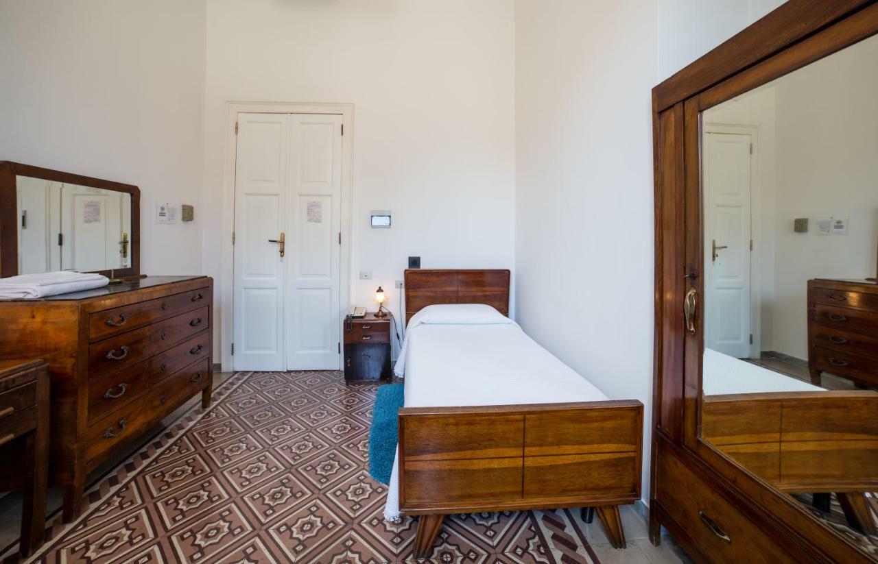 Hotel Aer Bj Vittoria Cagliari Kültér fotó