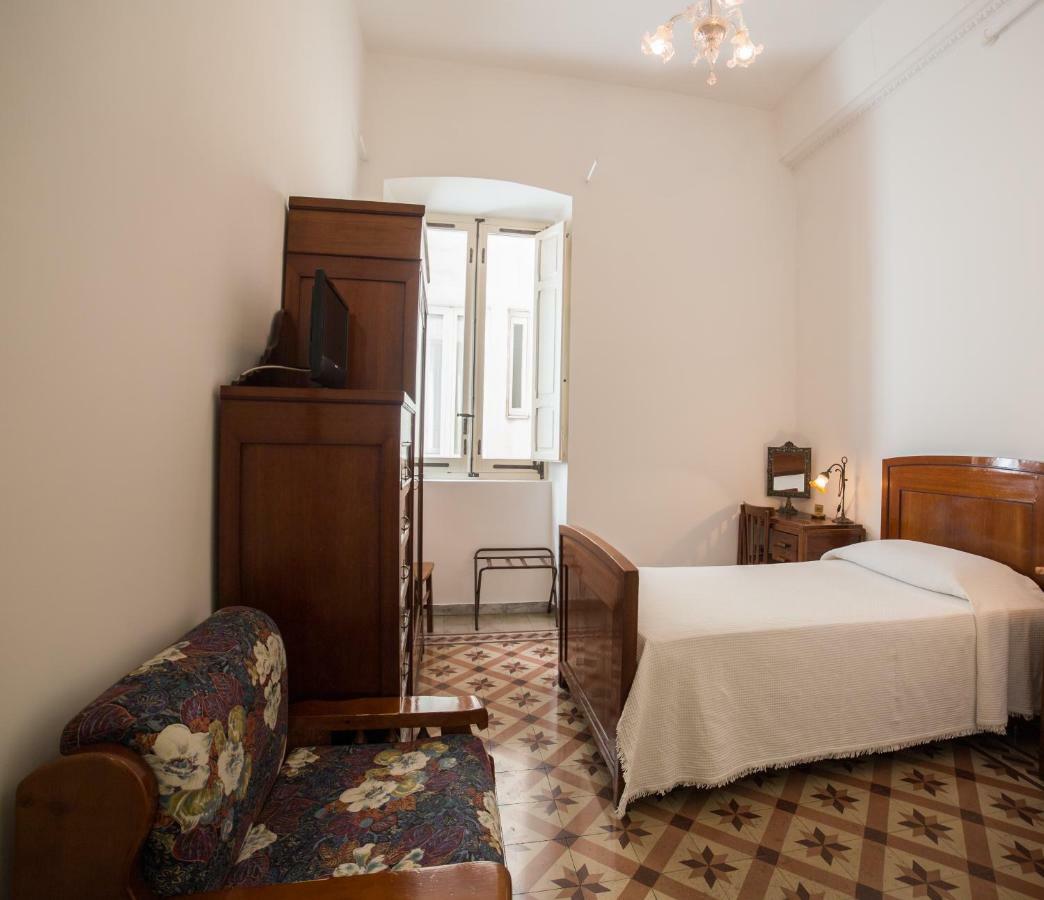 Hotel Aer Bj Vittoria Cagliari Kültér fotó